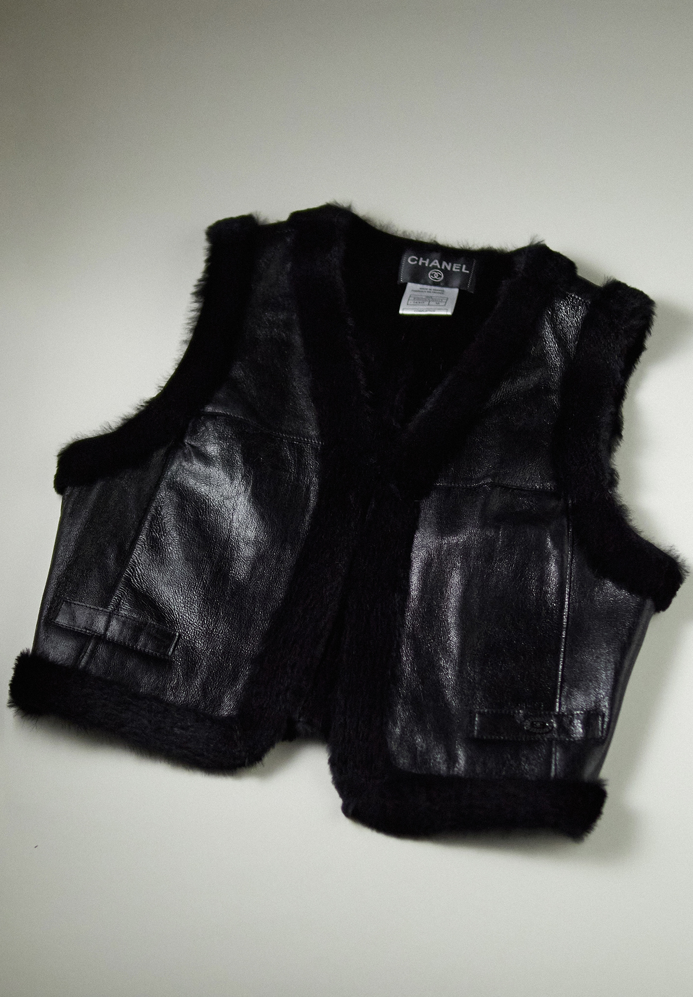 Жилет Chanel с меховой оторочкой