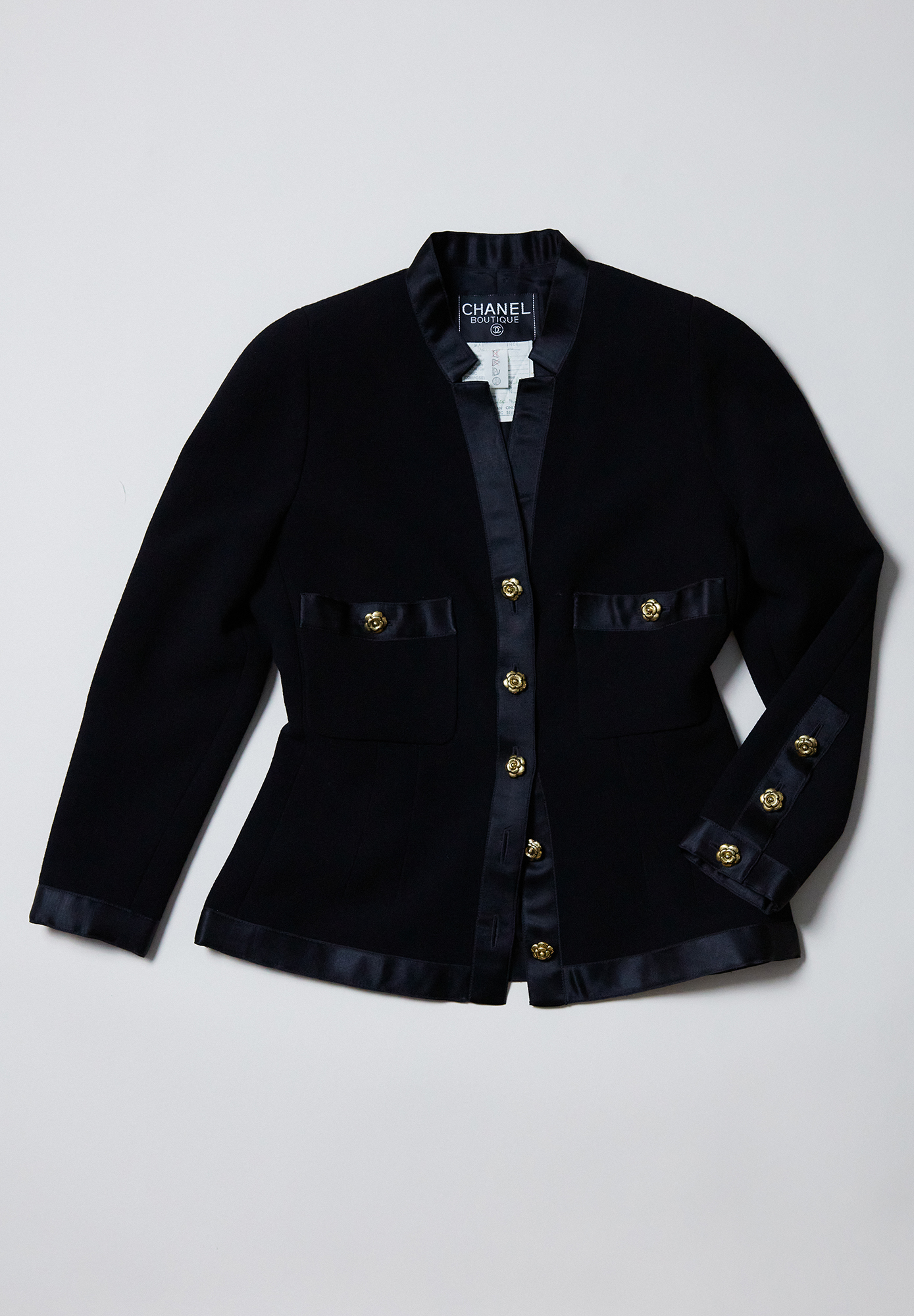 Вечерний жакет Chanel с пуговицами в виде камелий