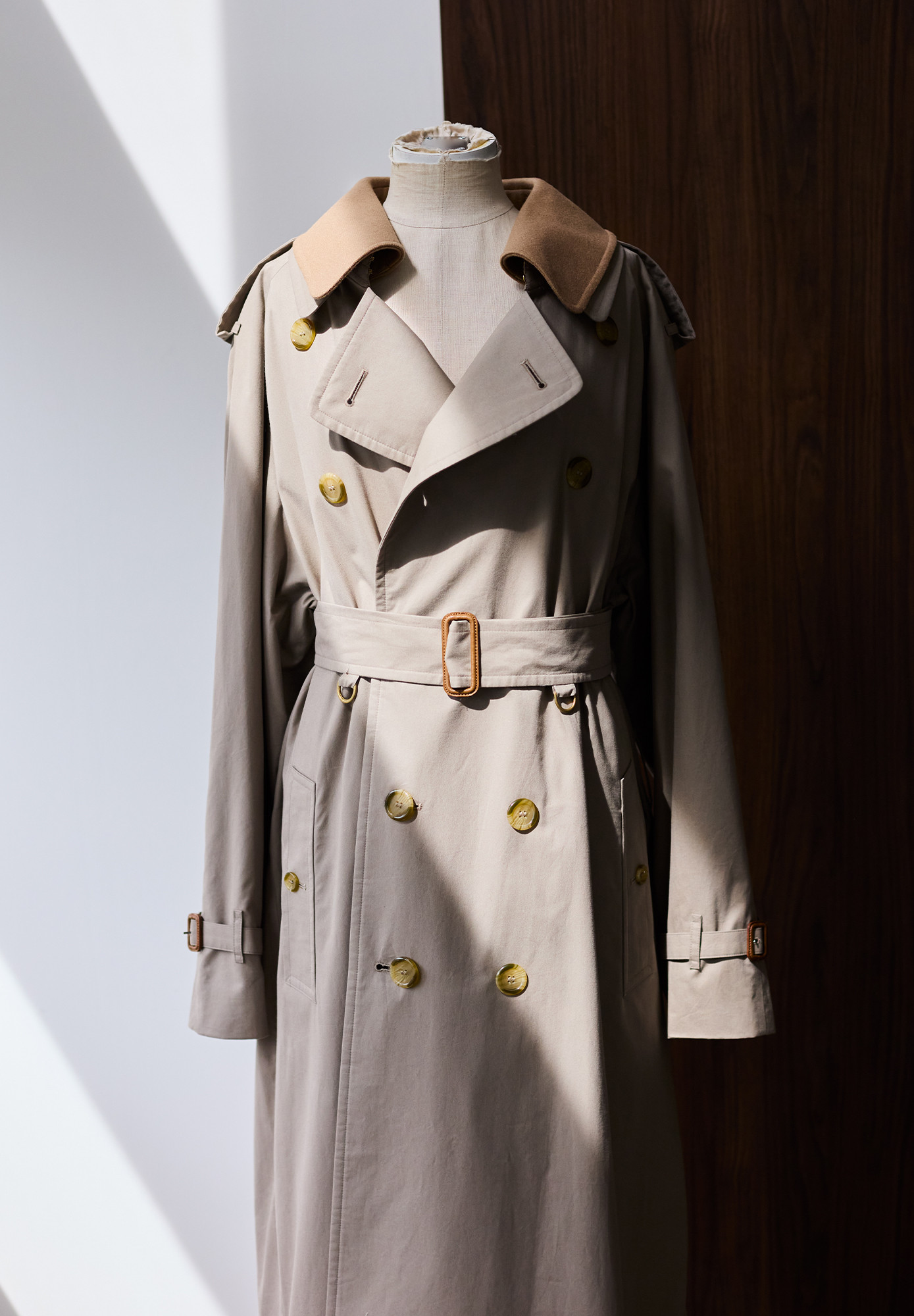 Бежевый тренч Burberry 