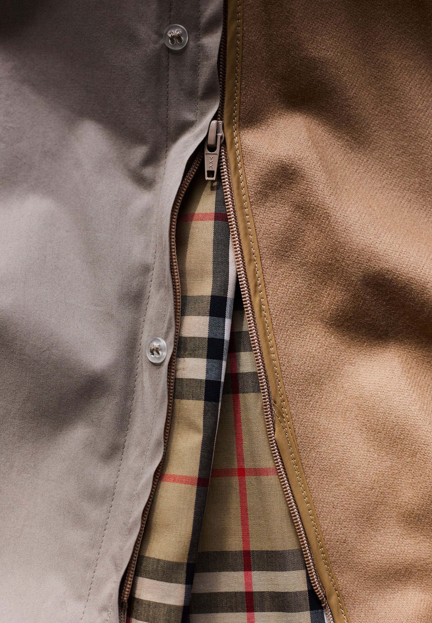 Бежевый тренч Burberry 