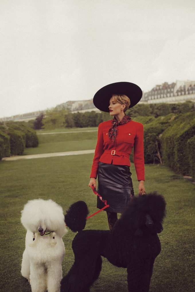 Алый твидовый жакет Chanel