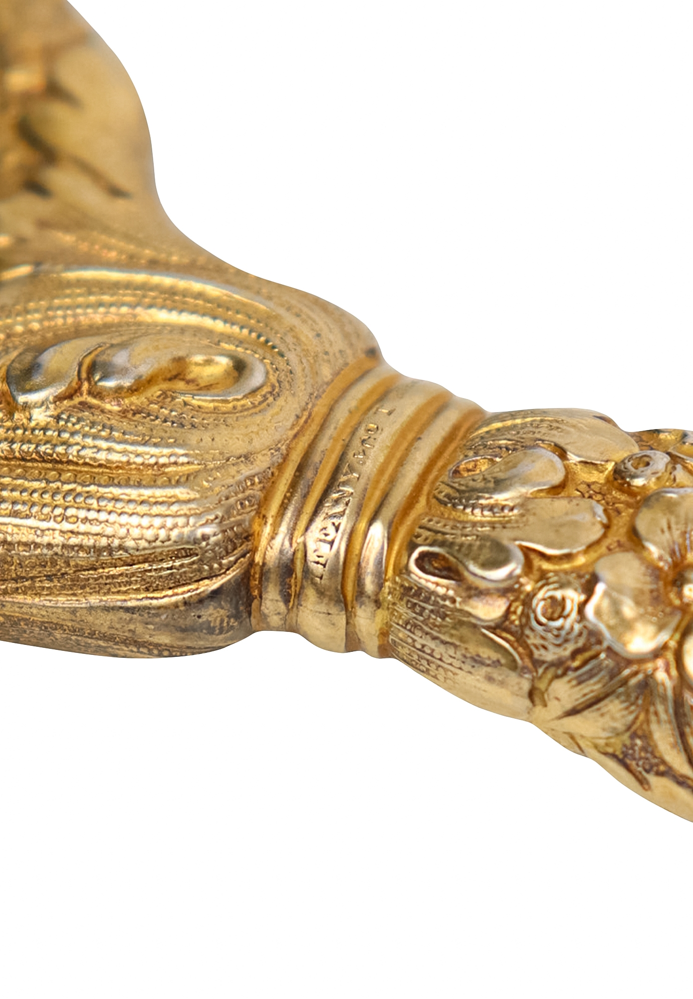 Зеркало Tiffany&Co с цветочным орнаментом