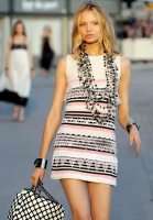 Кашемировое платье Chanel в полоску