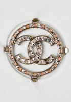 Белая футболка Chanel с логотипом