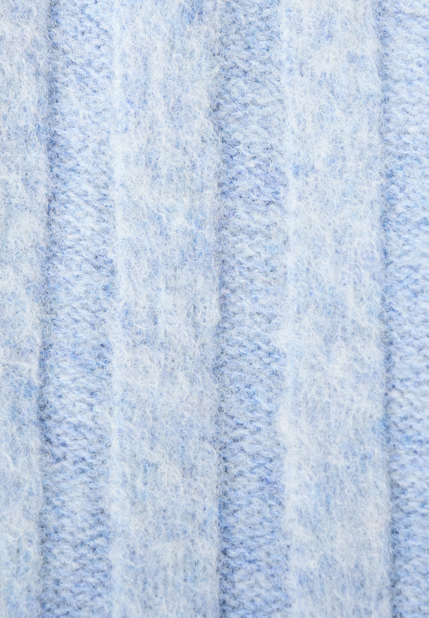 Голубой свитер Céline