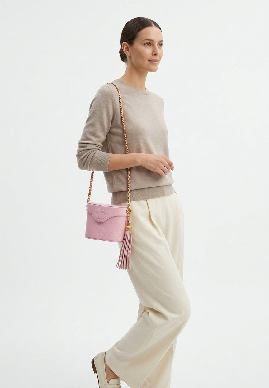 Розовая сумка Chanel Tassel Mini Bucket