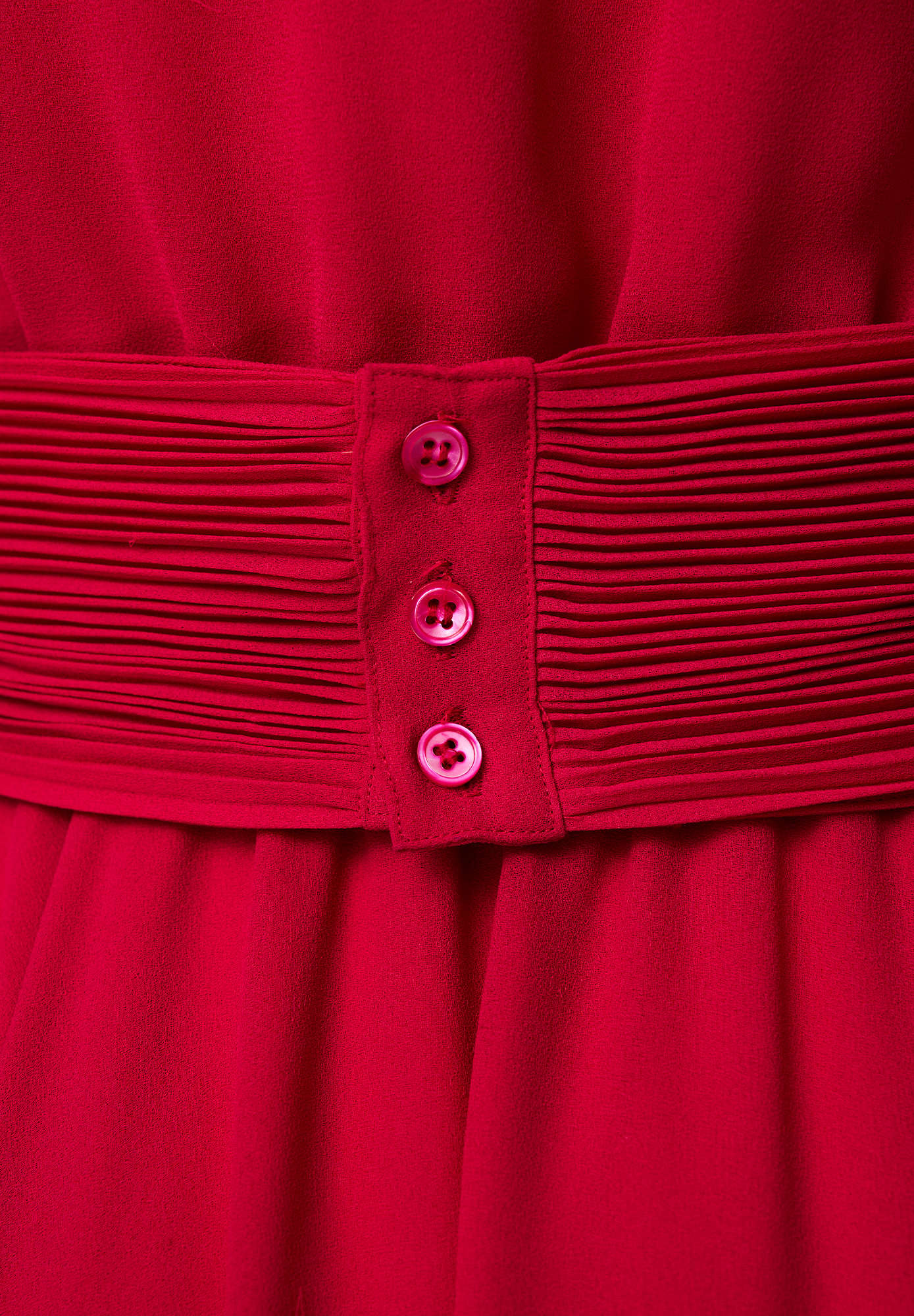 Розовое платье Pierre Cardin с поясом