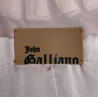 Розовый костюм John Galliano