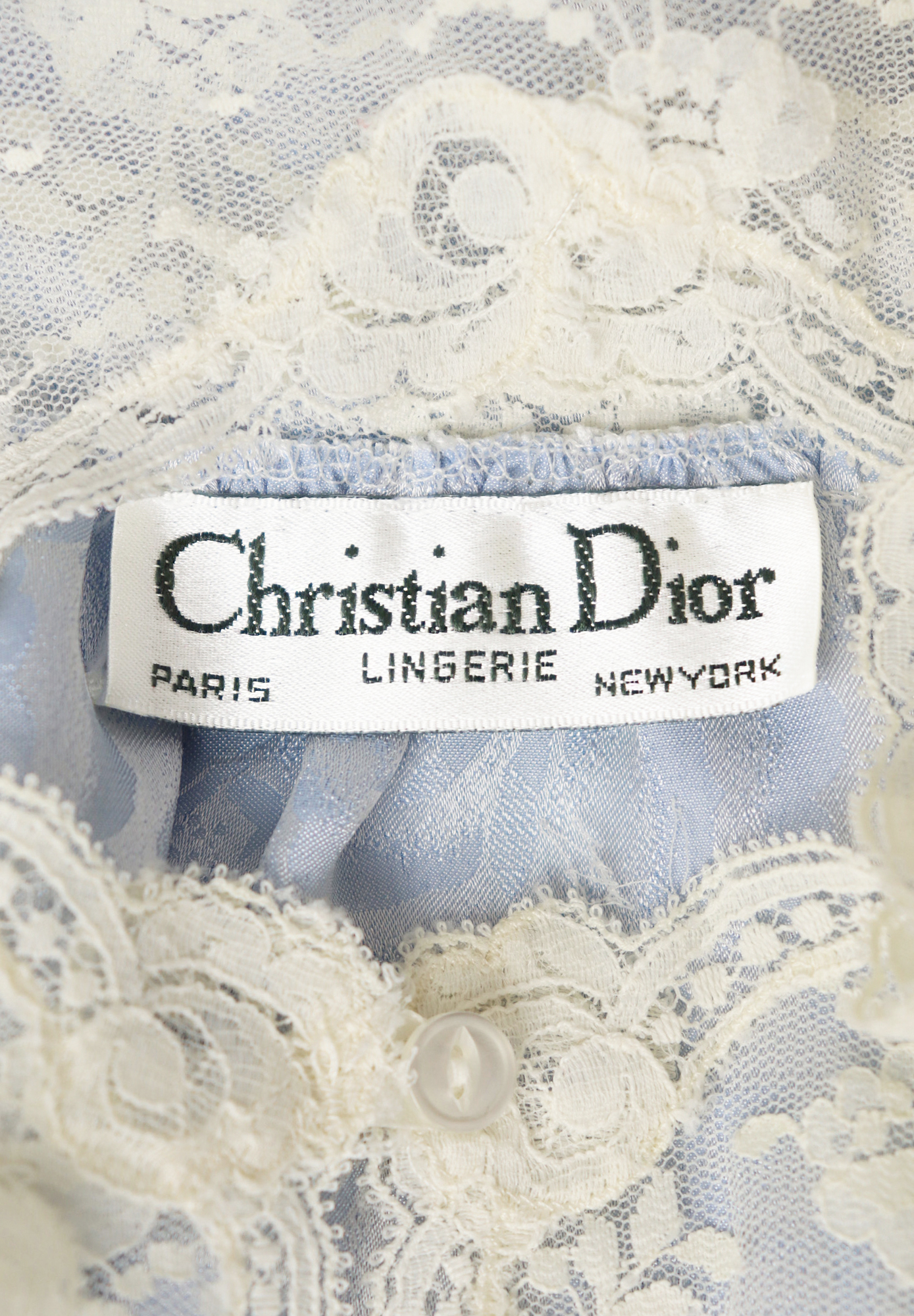 Голубое платье Christian Dior с кружевом