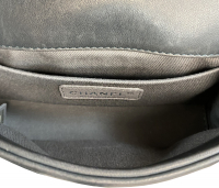 Стеганая бархатная сумка Chanel Boy