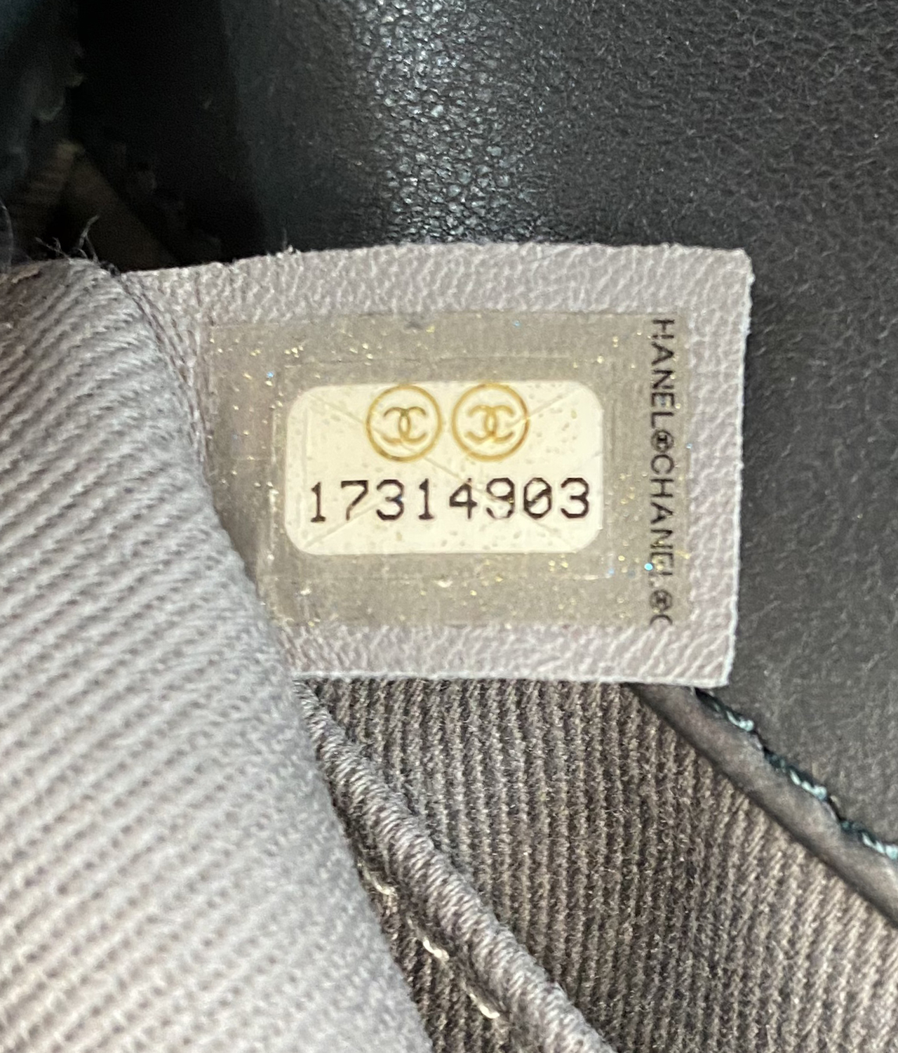 Стеганая бархатная сумка Chanel Boy