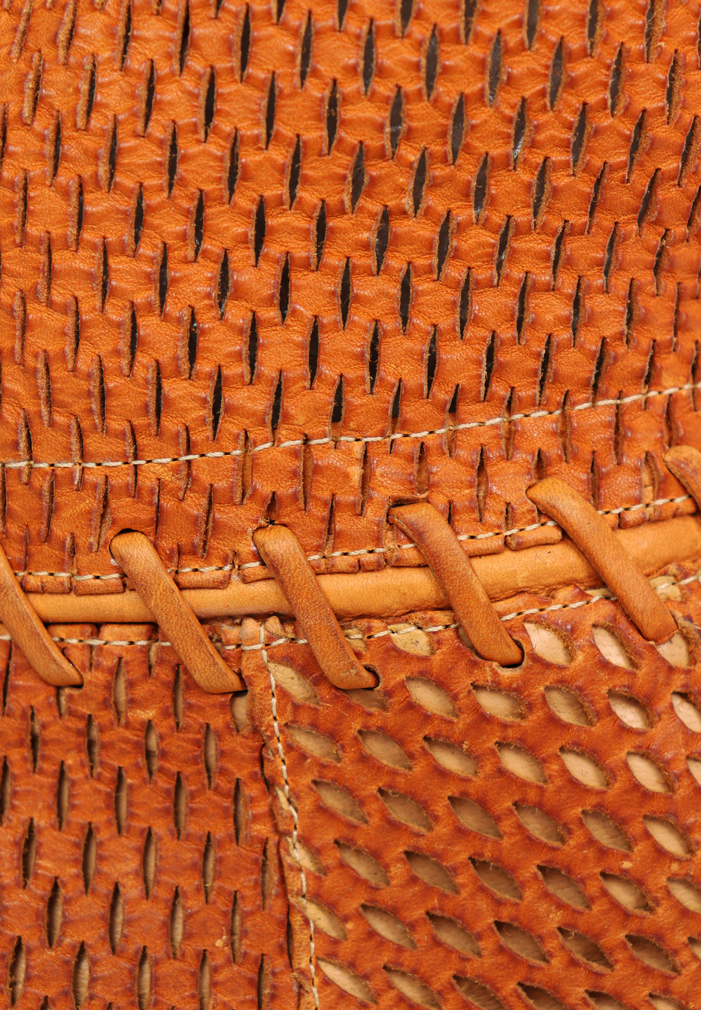 Коричневые сапоги Chanel с перфорацией