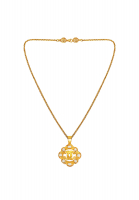 Колье Chanel с жемчугом и подвеской-логотипом