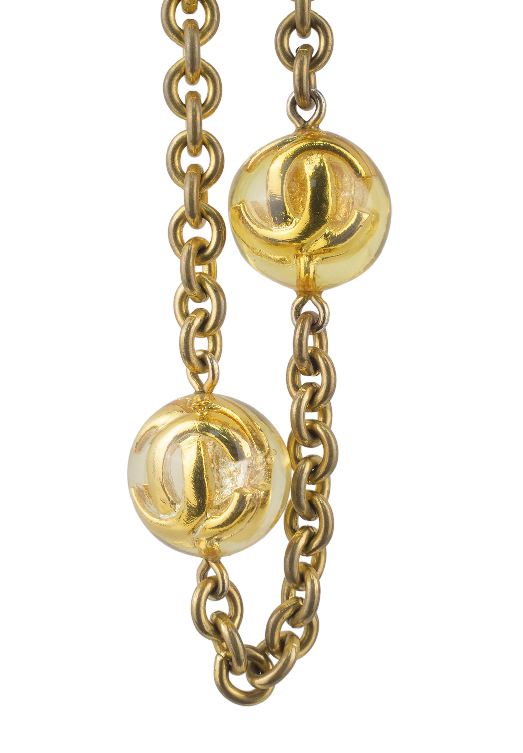 Колье Chanel с логотипами