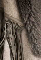 Кашемировая шаль Loro Piana с мехом и бахромой