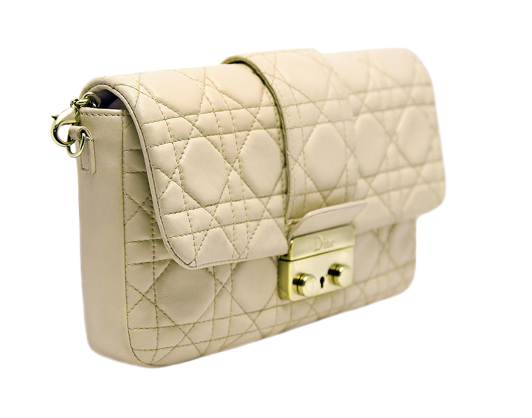Бежевая сумка Christian Dior 