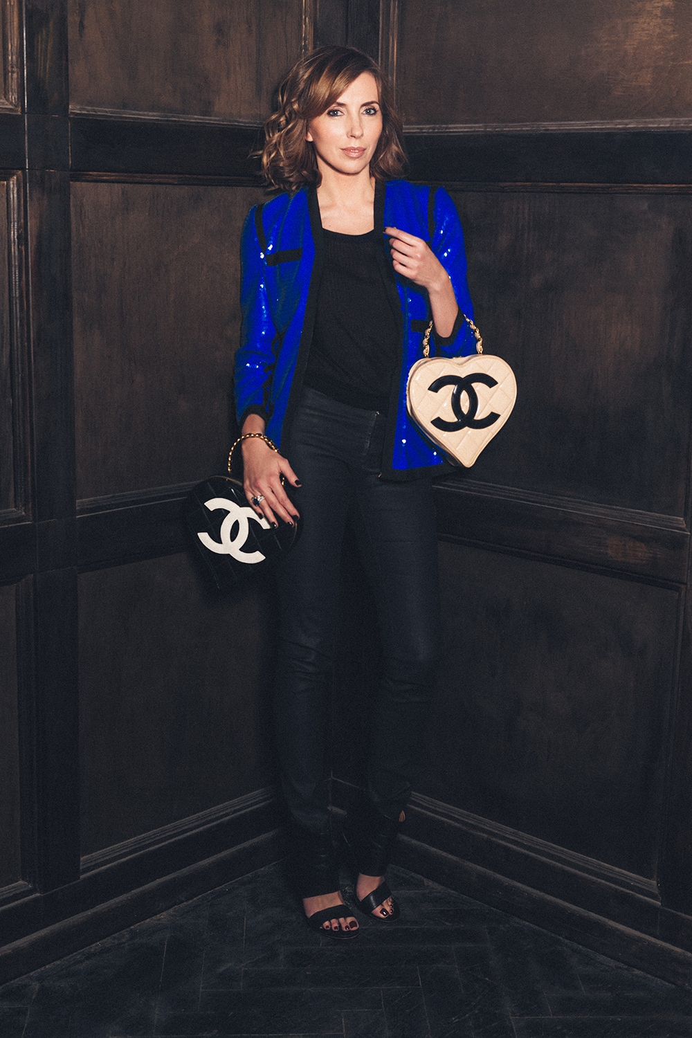 Лаковая сумка Chanel в форме сердца