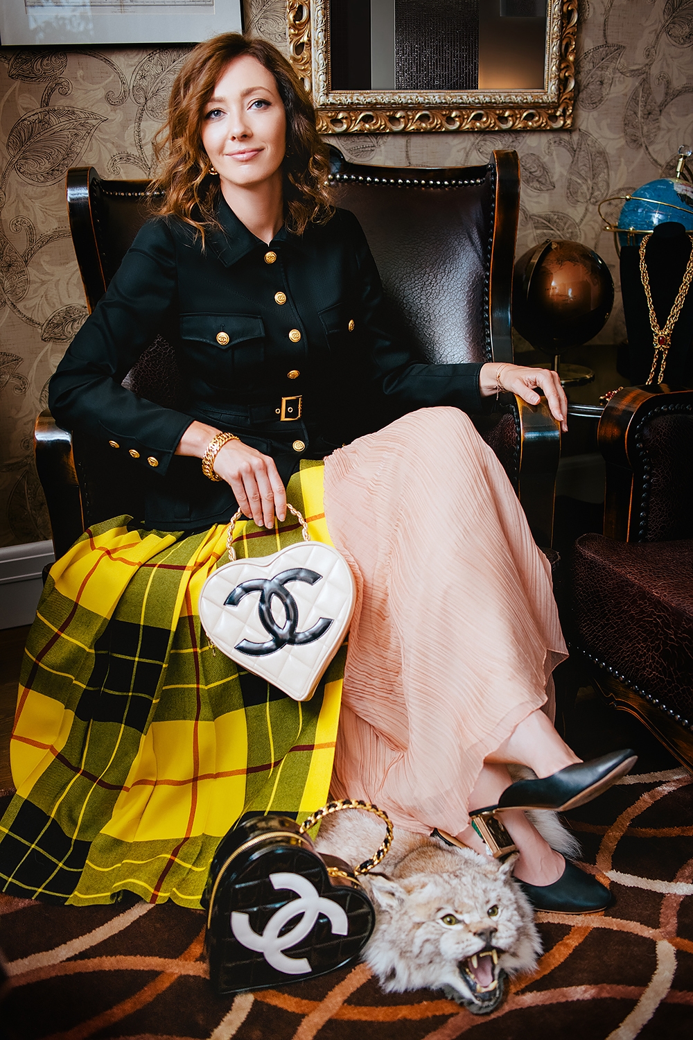 Лаковая сумка Chanel в форме сердца