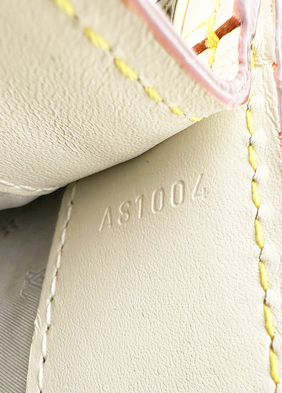 Сумка Louis Vuitton Suhali Le Fabuleux Creme