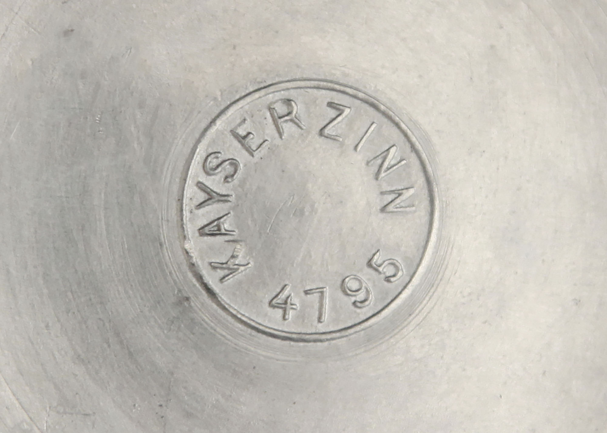 Маленькое блюдце Kayserzinn