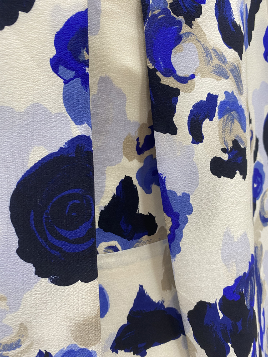 Белое платье Escada с цветами