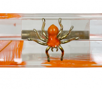 Клатч Charlotte Olympia с перьями