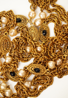 Колье Chanel с подвесками и жемчугом