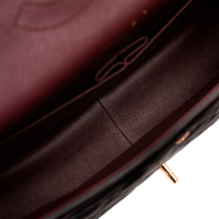 Черная классическая сумка Chanel Maxi