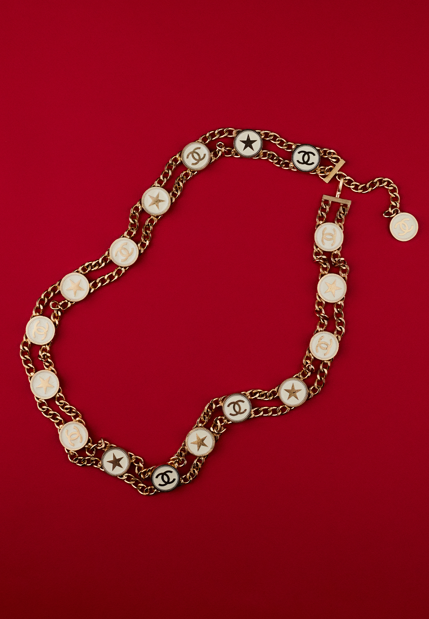 Золотистый пояс Chanel со звёздами