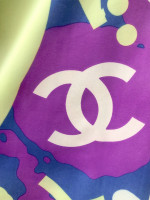 Сарафан Chanel с цветами и логотипами