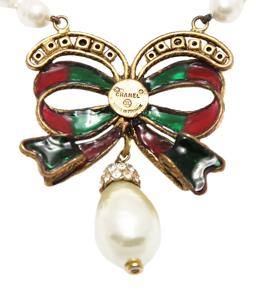 Жемчужное колье Chanel с подвеской-бантом