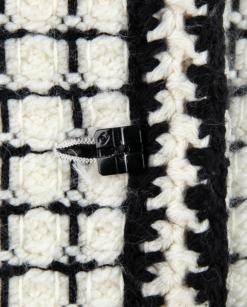 Твидовое пальто Chanel с кантом