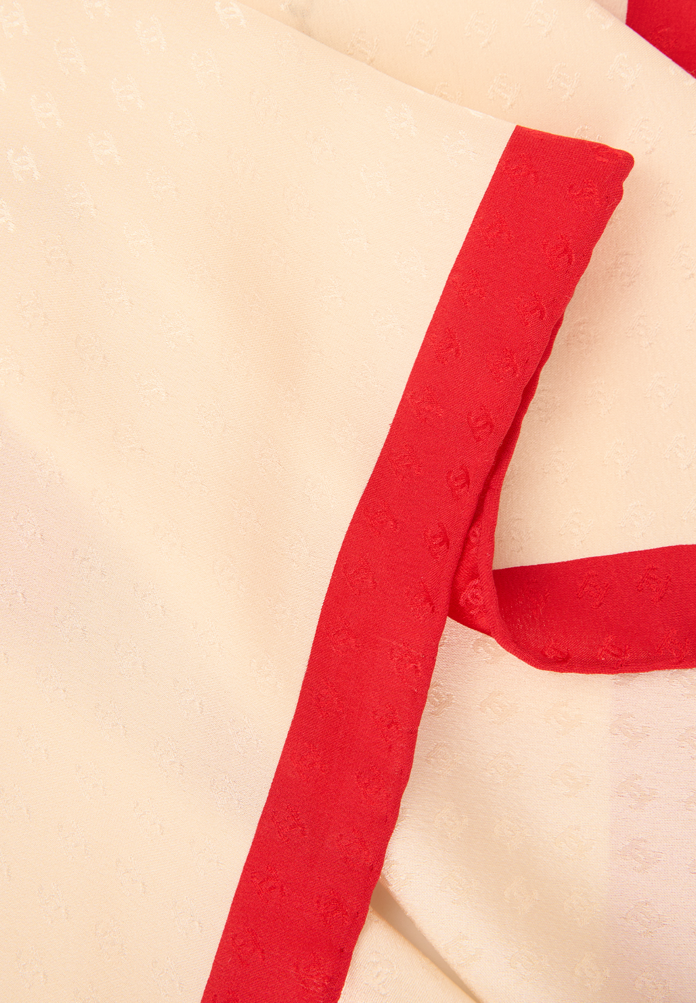 Шелковый платок Chanel 