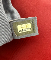 Красная сумка Chanel Boy из кожи ската