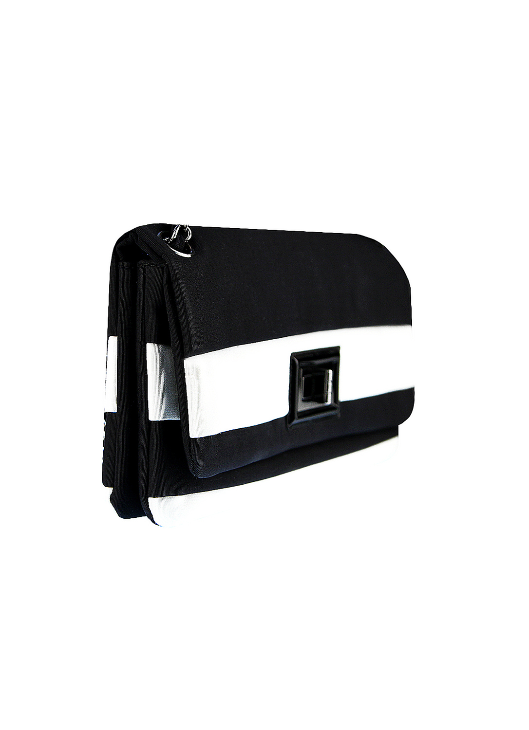 Черно-белая сумка Chanel