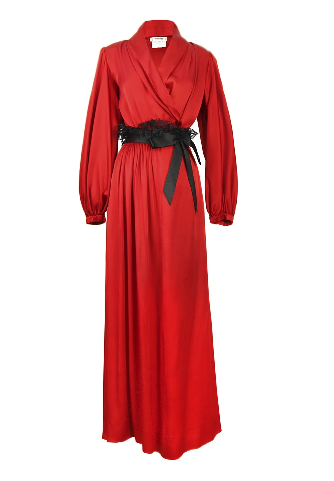 Алый комплект Yves Saint Laurent с кружевом