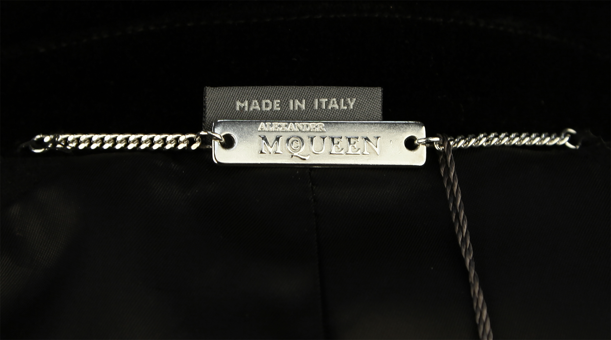 Чёрное платье-пальто Alexander McQueen