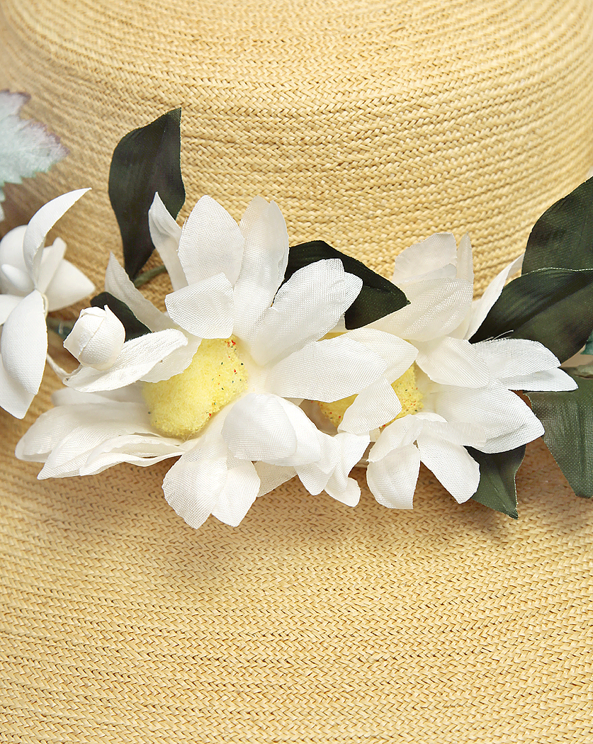 Соломенная шляпа Yves Saint Laurent с цветами