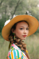 Соломенная шляпа Yves Saint Laurent с цветами