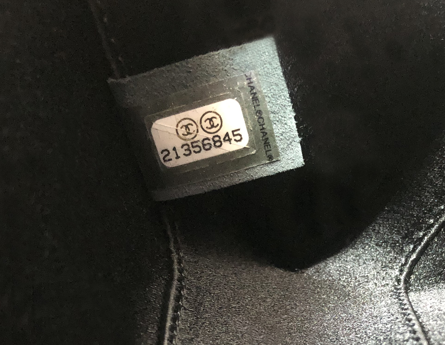 Стёганый чёрный клатч Chanel