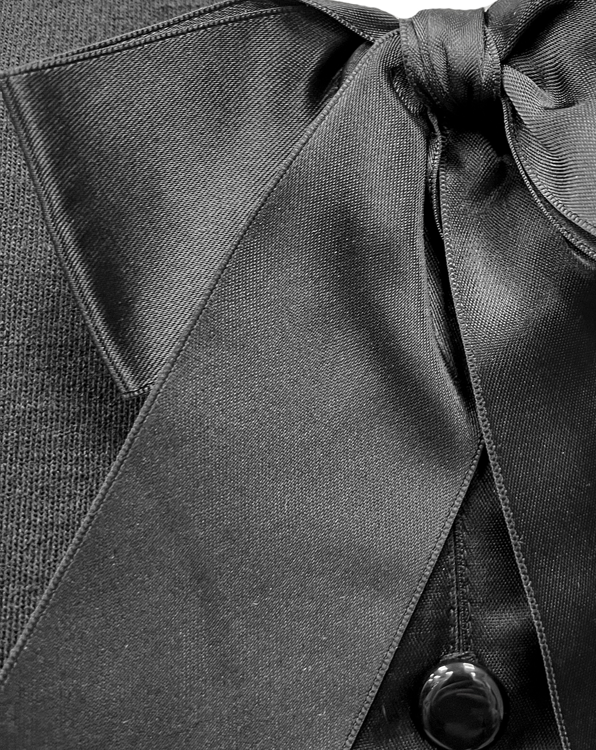 Чёрный жакет Chanel с бантом