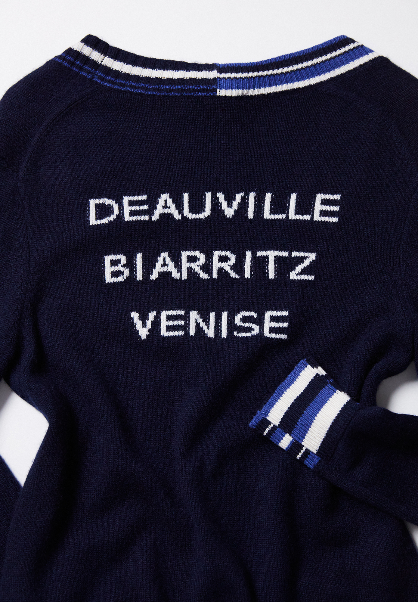 Кашемировый кардиган Chanel с оторочкой