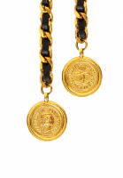 Кожаный пояс Chanel с подвесками