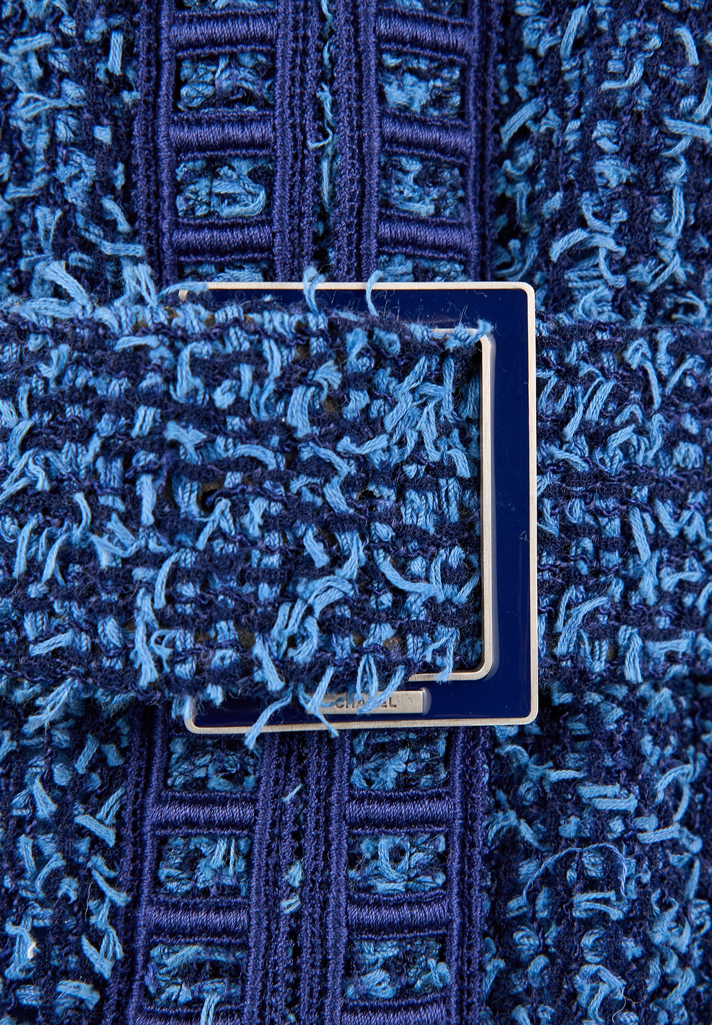 Синее твидовое платье Chanel с поясом