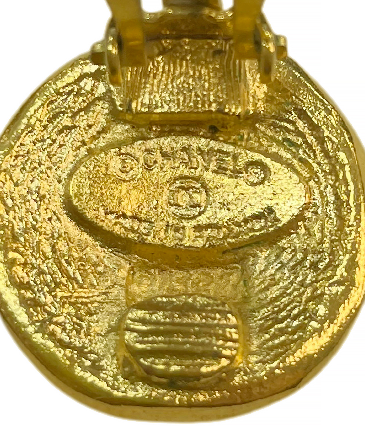 Клипсы-монеты Chanel