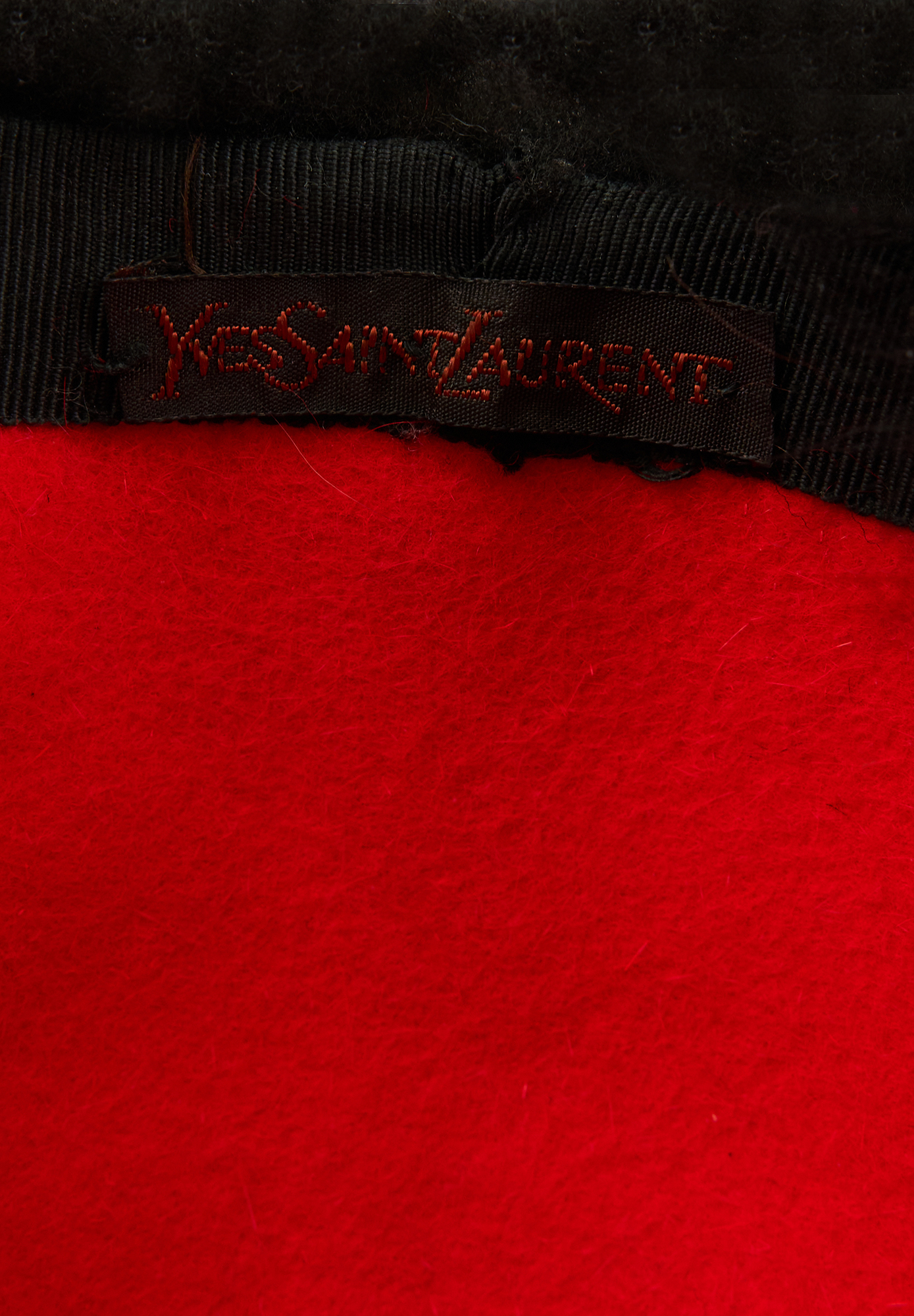 Меховая шапка Yves Saint Laurent «Русские сезоны»