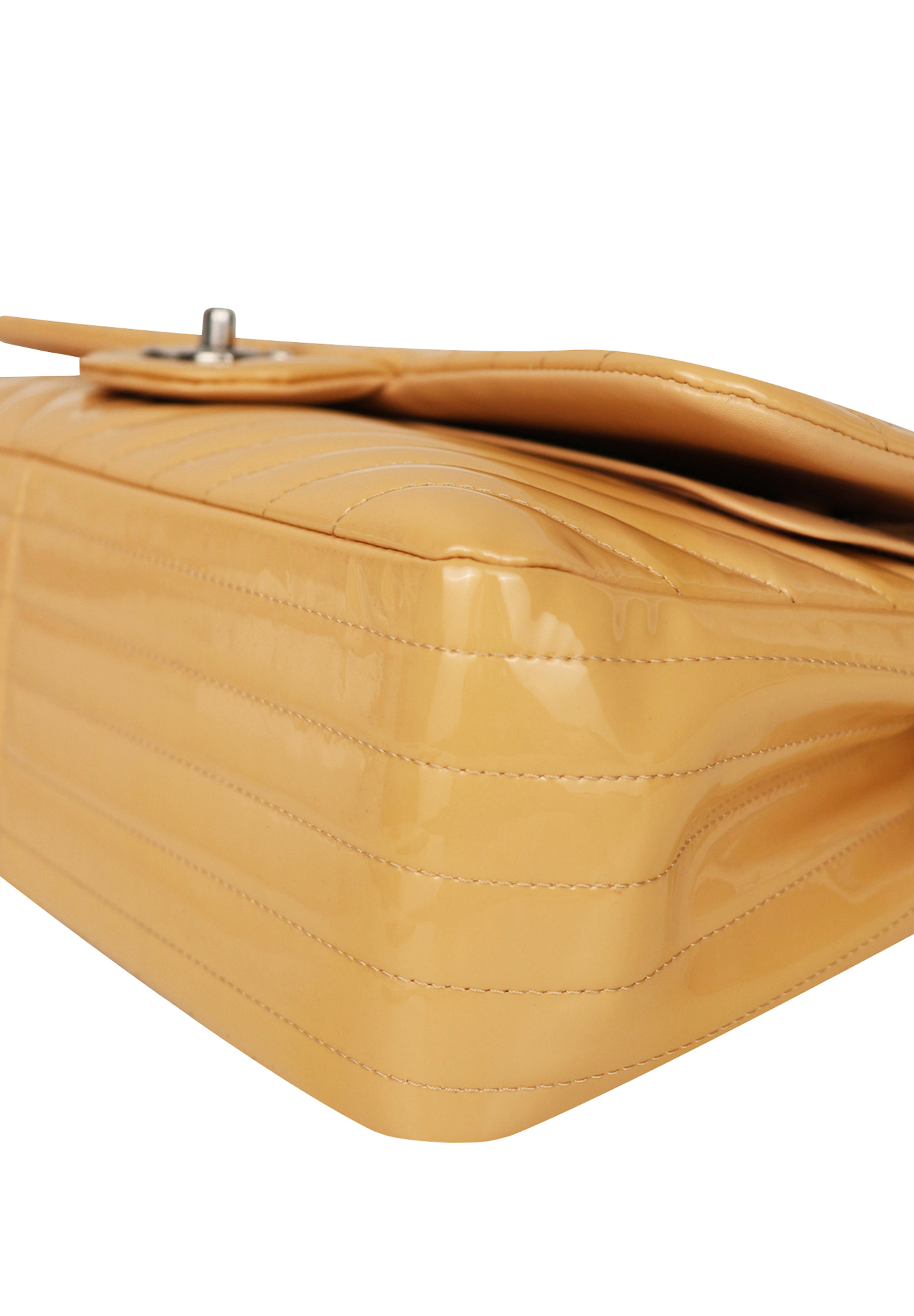 Бежевая сумка Chanel Chevron Jumbo Classic Double Flap