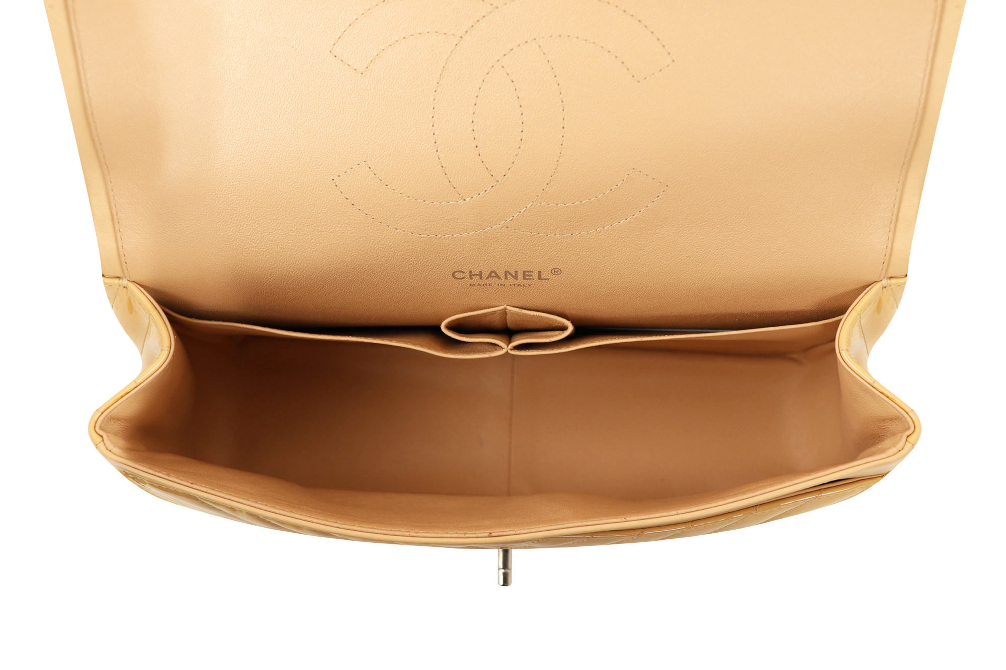 Бежевая сумка Chanel Chevron Jumbo Classic Double Flap