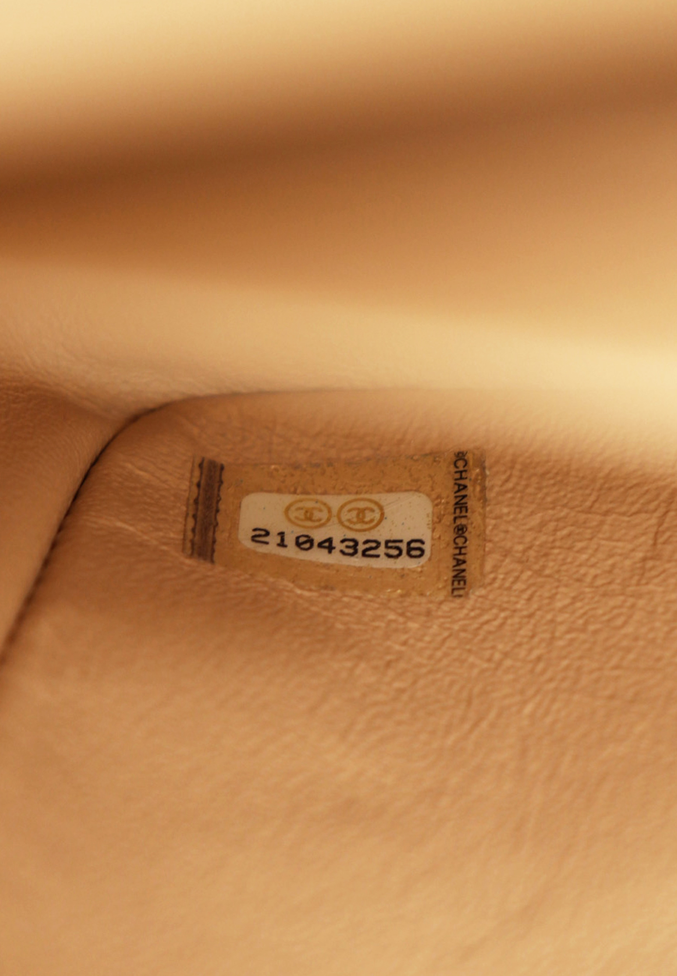 Бежевая сумка Chanel Chevron Jumbo Classic Double Flap