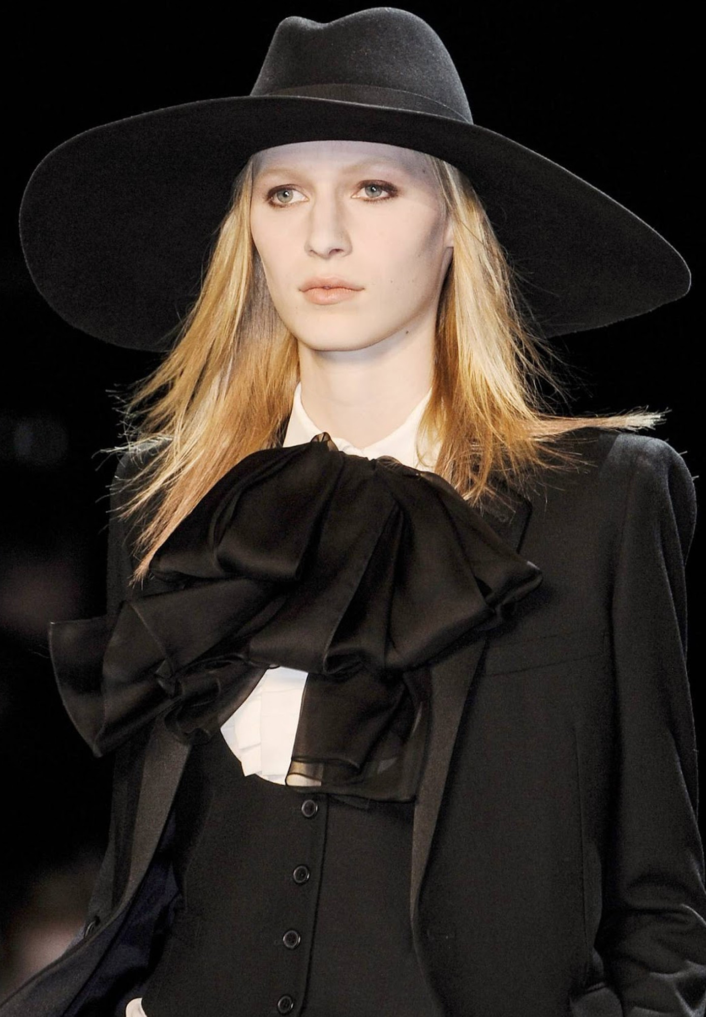 Черный жакет Saint Laurent
